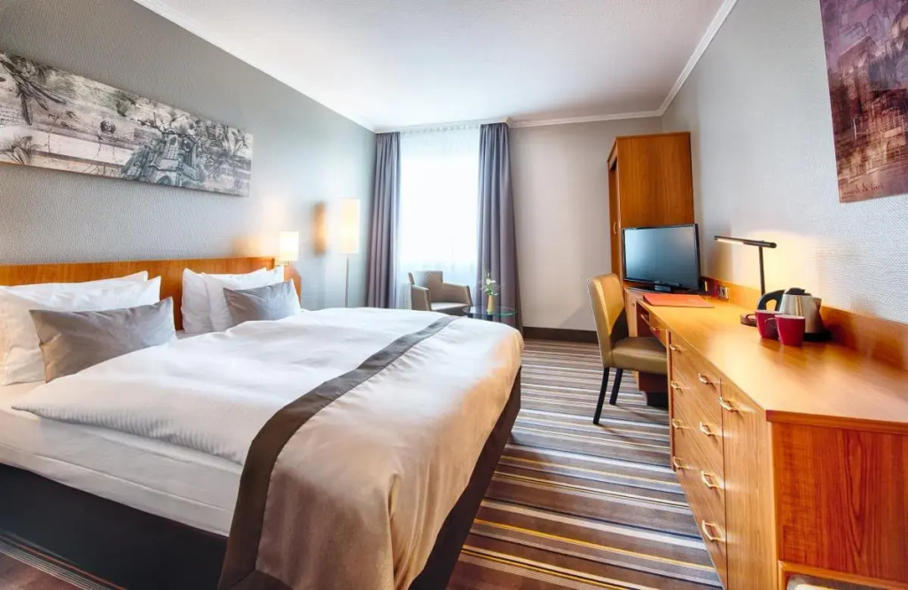 Superior Double room (full double bed)