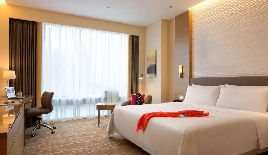 Deluxe Double Club room (full double bed)