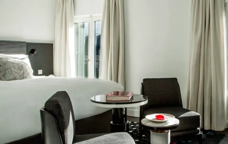 Double Suite (full double bed)