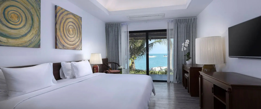 Tropical Double Celes Suite (full double bed)