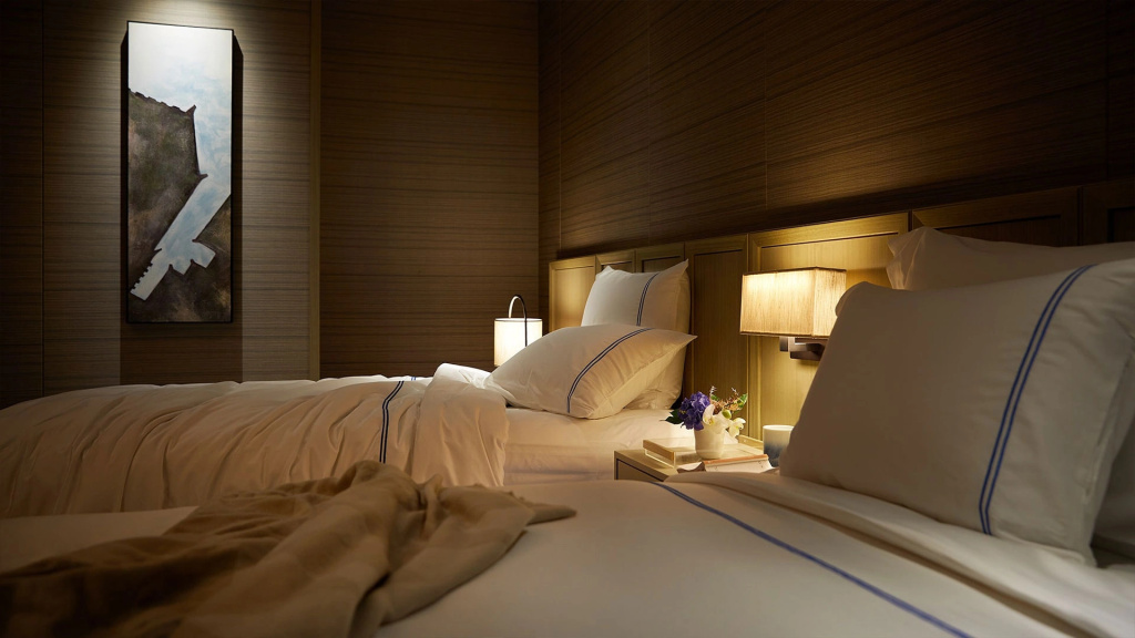 Deluxe Double Suite with Mipo harbour view (full double bed)