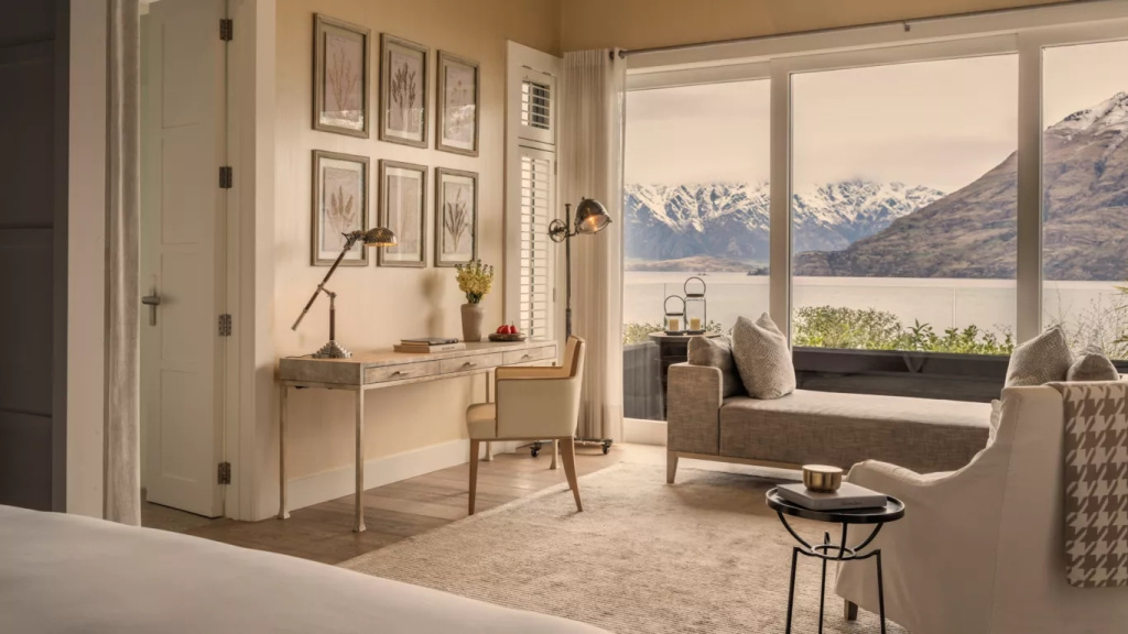 4 Bedrooms Matakauri Villa