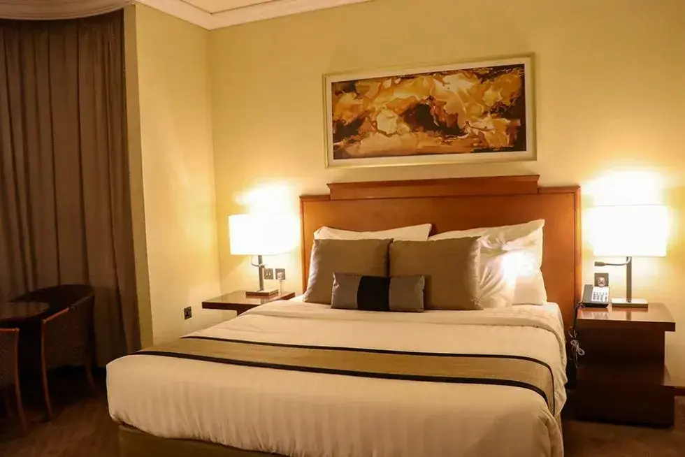 Double Captain Suite (full double bed)