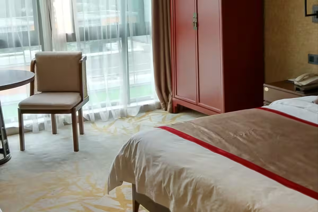Business Double room (full double bed)