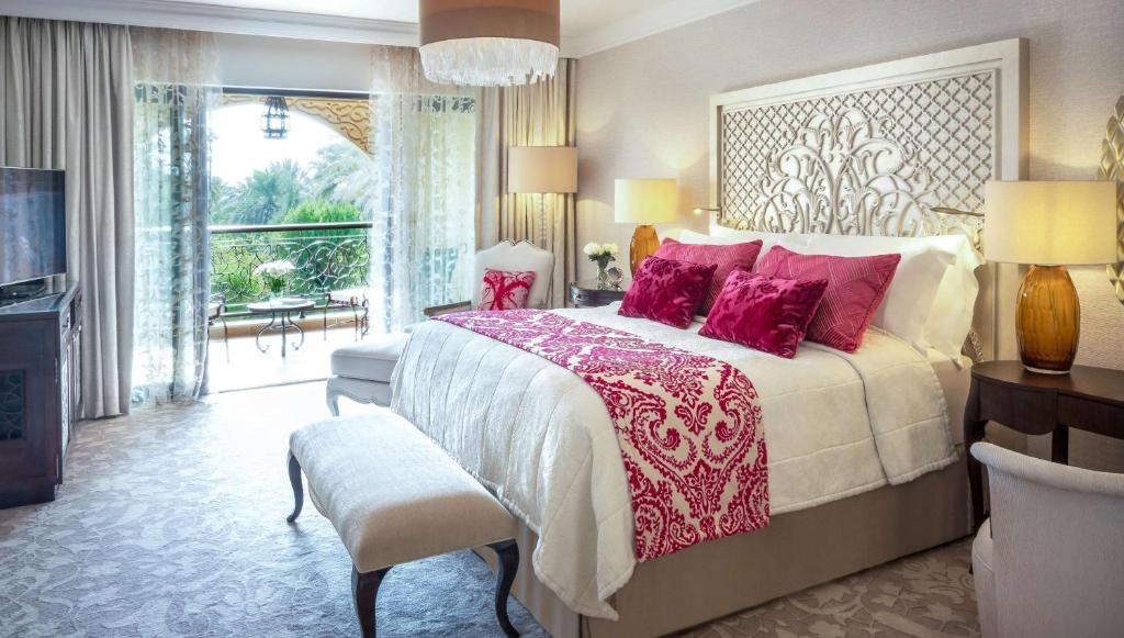 Arabian Court Executive Double Suite, king size bed, full double bed room photo 1