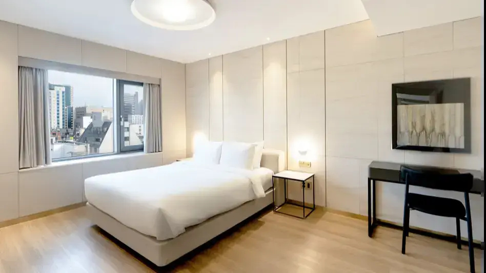 Golden Double Suite (full double bed)