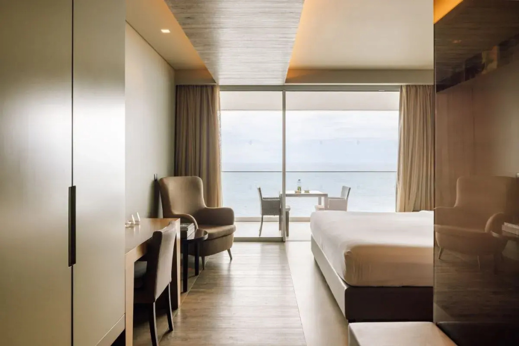Ocean Double room (full double bed)