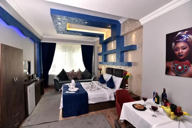 Deluxe Double room (full double bed)