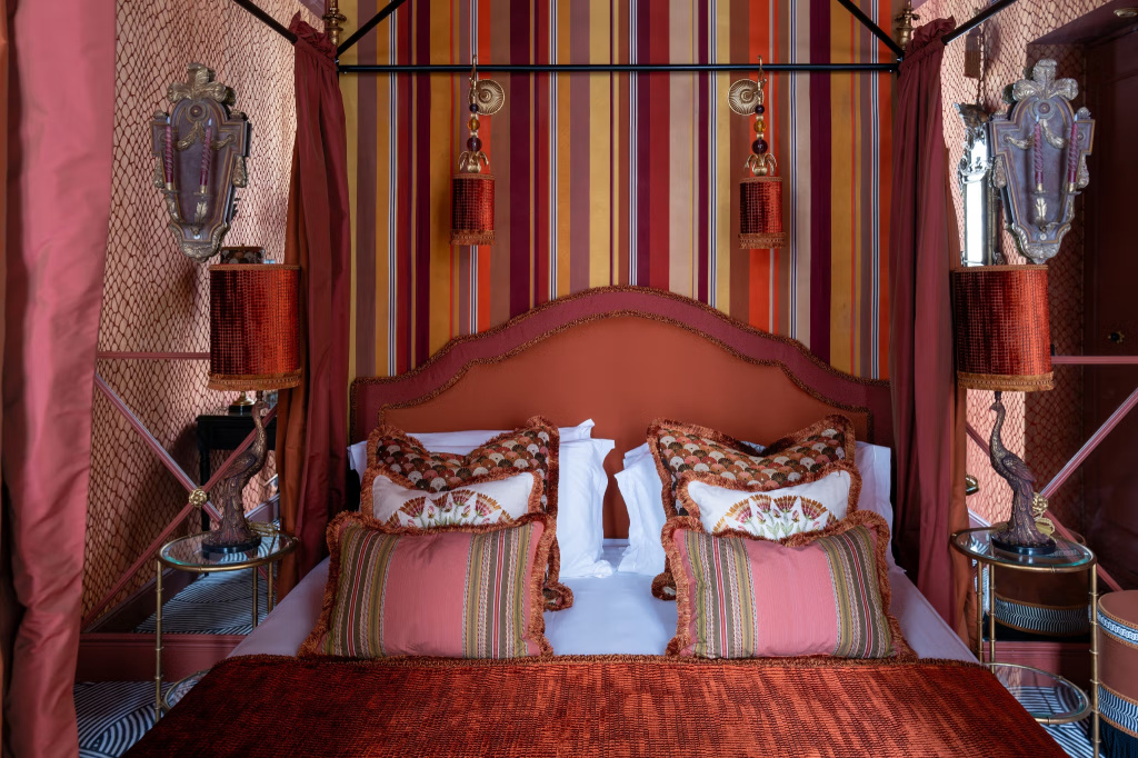 Grand Tour Double Suite (full double bed)