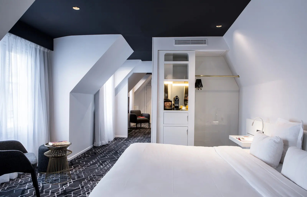 Le General Hotel 72