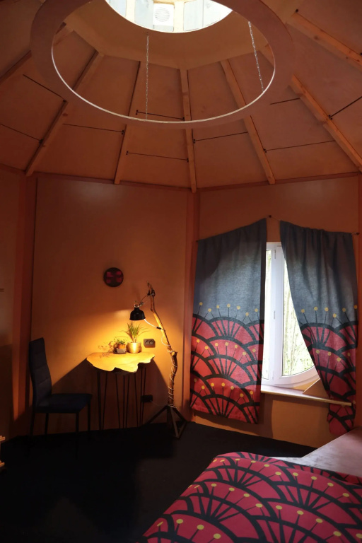 Vintage Double Bungalow (full double bed)
