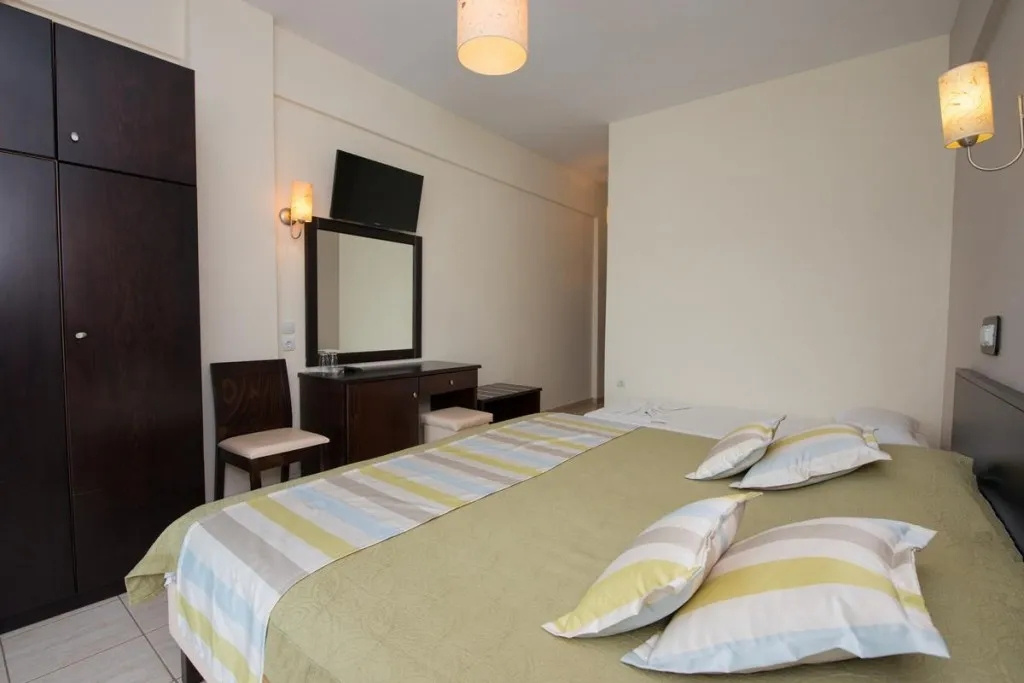 Standard room with mountain view