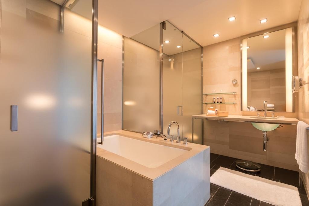 Four Seasons Hotel Tokyo at Marunouchi 사진 9