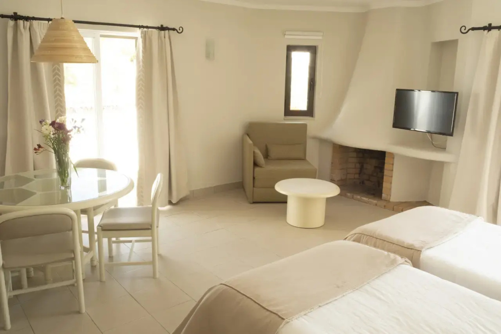 Premium Double Studio (twin beds)