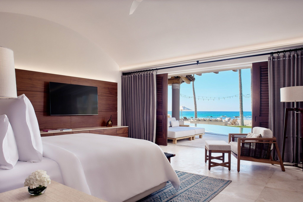 5 Bedrooms Coral Beach House