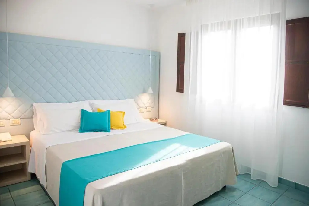 Double Suite (full double bed)