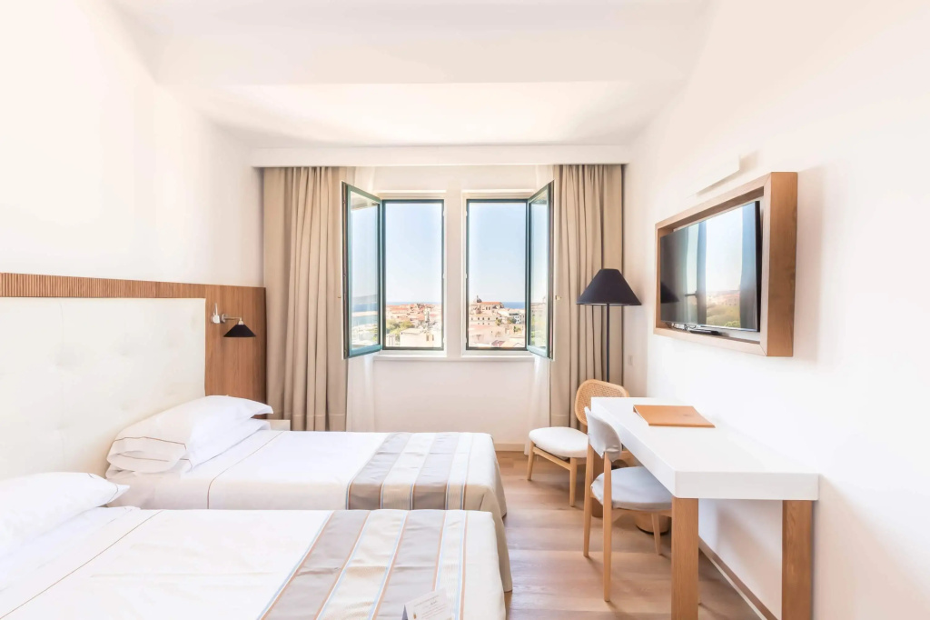 Superior Double room with sea view (twin beds)