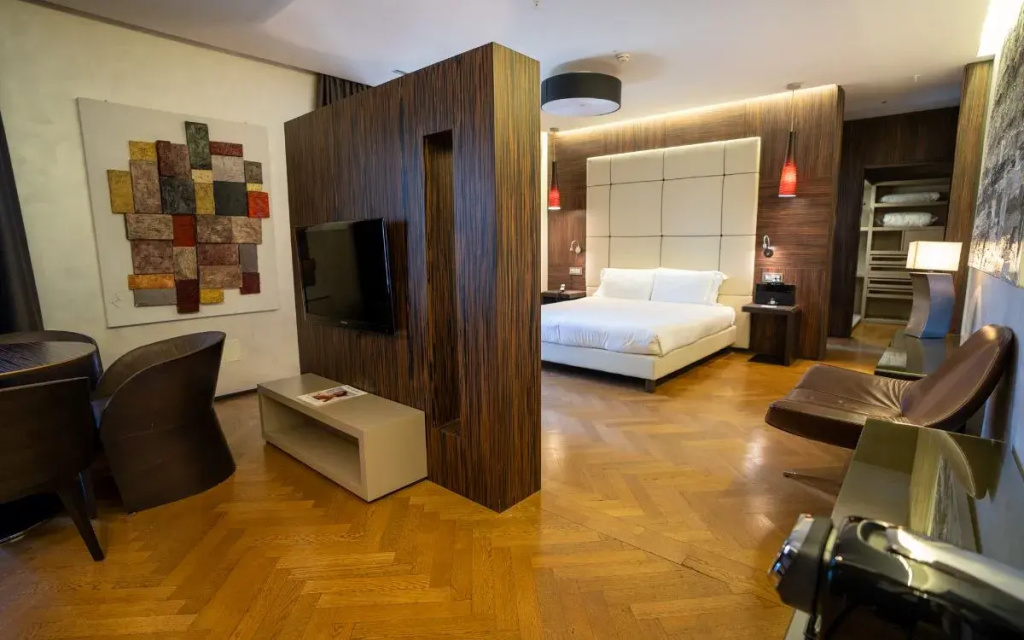 Double Junior Suite (full double bed)