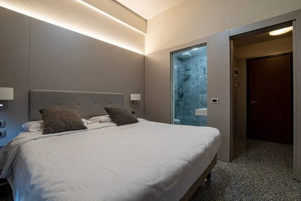1 Bedroom Double Apartment (full double bed)