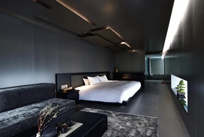 Mogana Black Double room (full double bed)