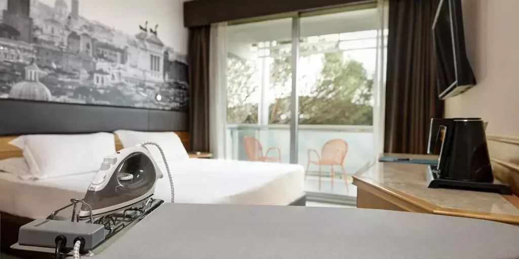 Executive Double room (full double bed)