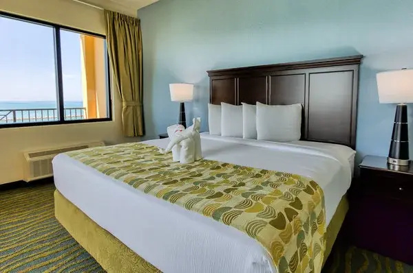 Standard Double room with bay view (full double bed)