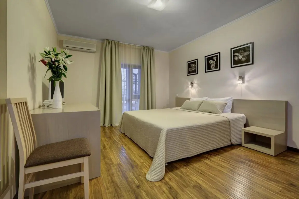Comfort Double room with balcony (full double bed)