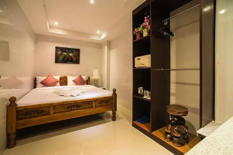 Economy Studio