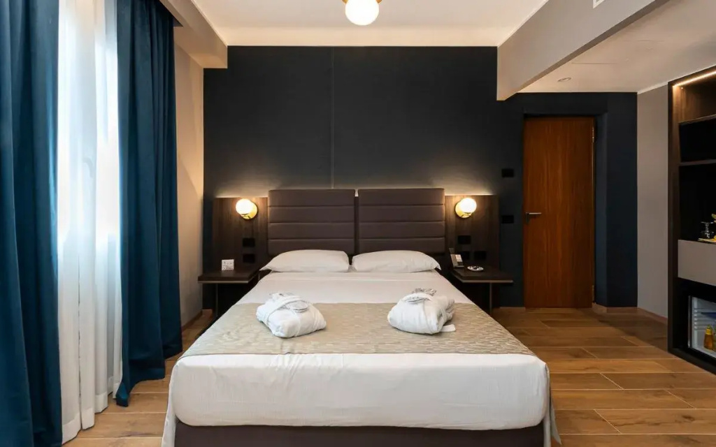 Premium Double room (full double bed)