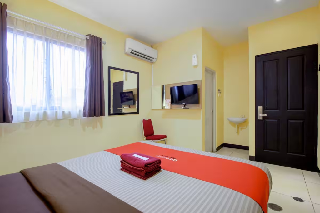 Deluxe Double room (full double bed)