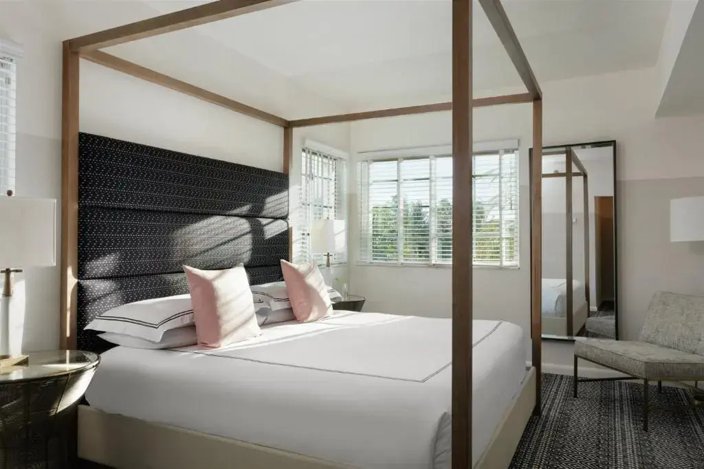 1 Bedroom Double Suite full double bed