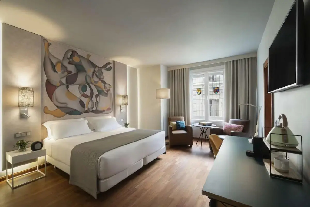 Avani Deluxe Double room (full double bed)
