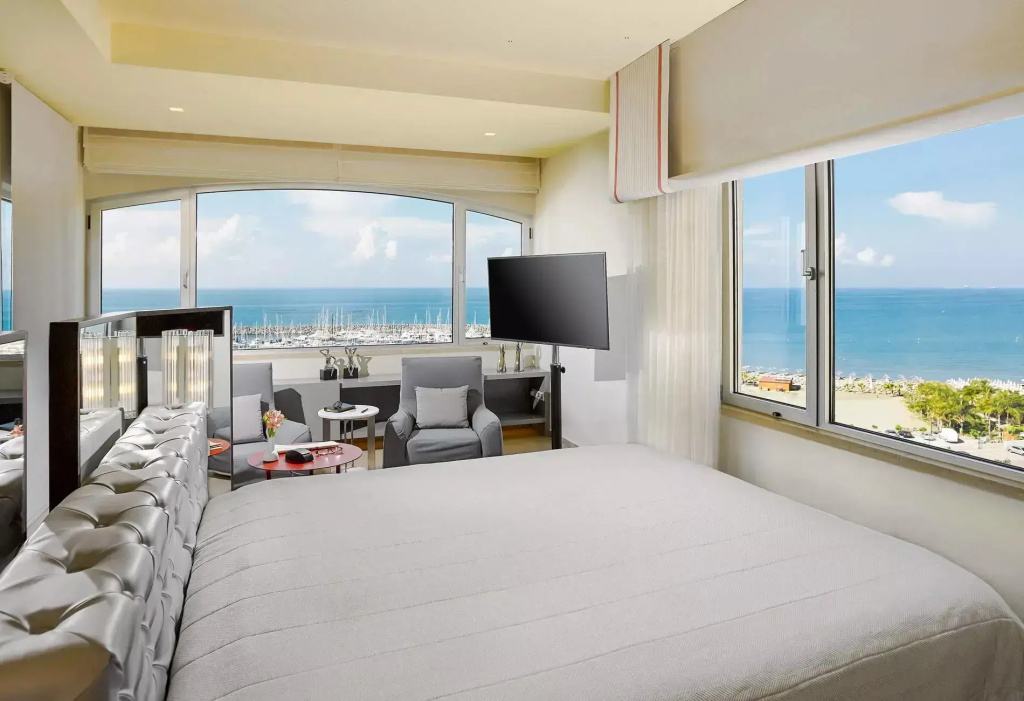 Presidential Double Suite (full double bed)