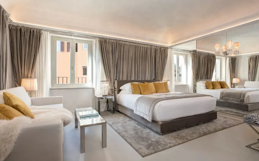 Corner with Panoramic Terrace Suite