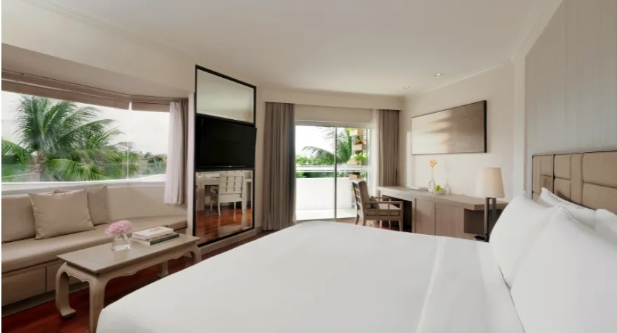 Двухместный люкс Avani Corner с видом на сад двуспальная кровать в Avani Pattaya Resort