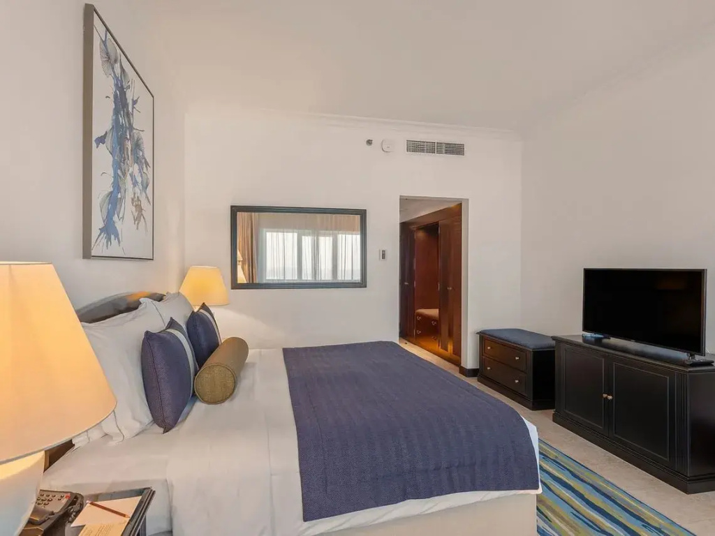 Superior Double room with partial sea view (full double bed)