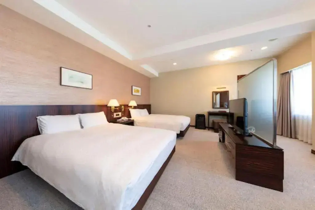 Double Suite (full double bed)