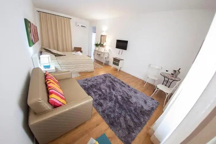 Double Family Studio with balcony (full double bed)