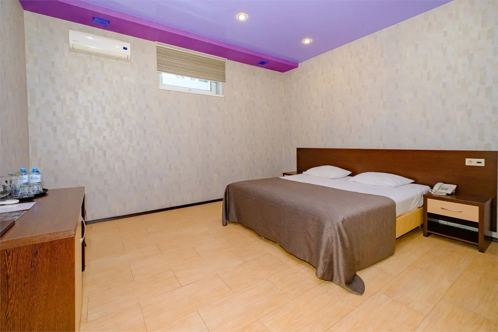 No. 101 Double Basement room (full double bed)