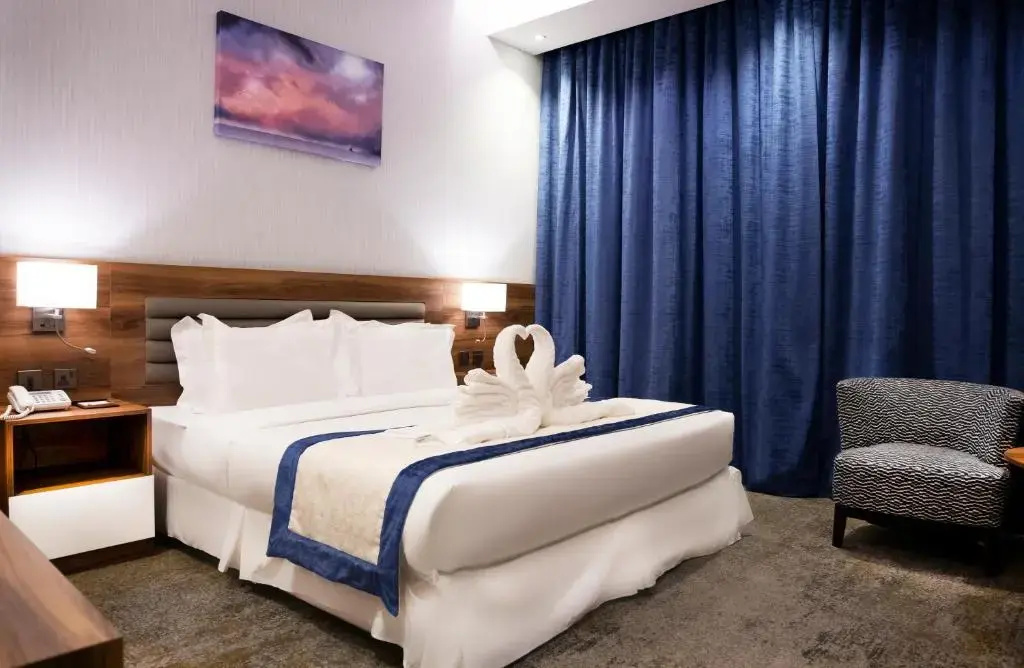 Double Junior Suite (full double bed)