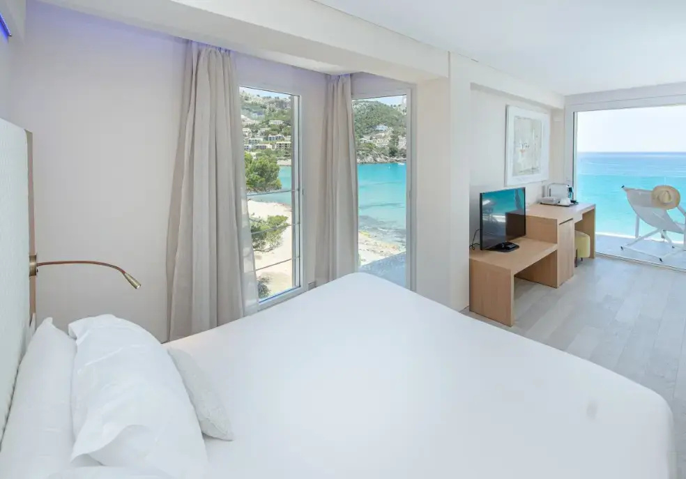 Royal Double Suite (full double bed)