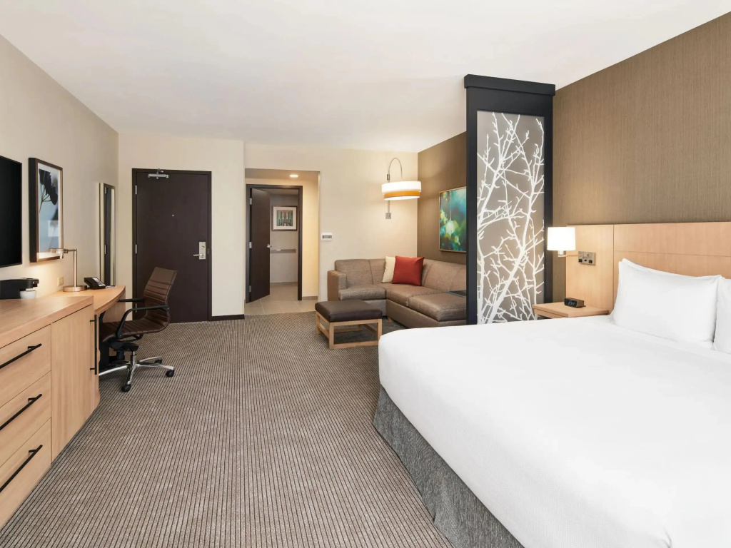 Hyatt Place Melbourne / Palm Bay / I-95 - Tap to explore photos