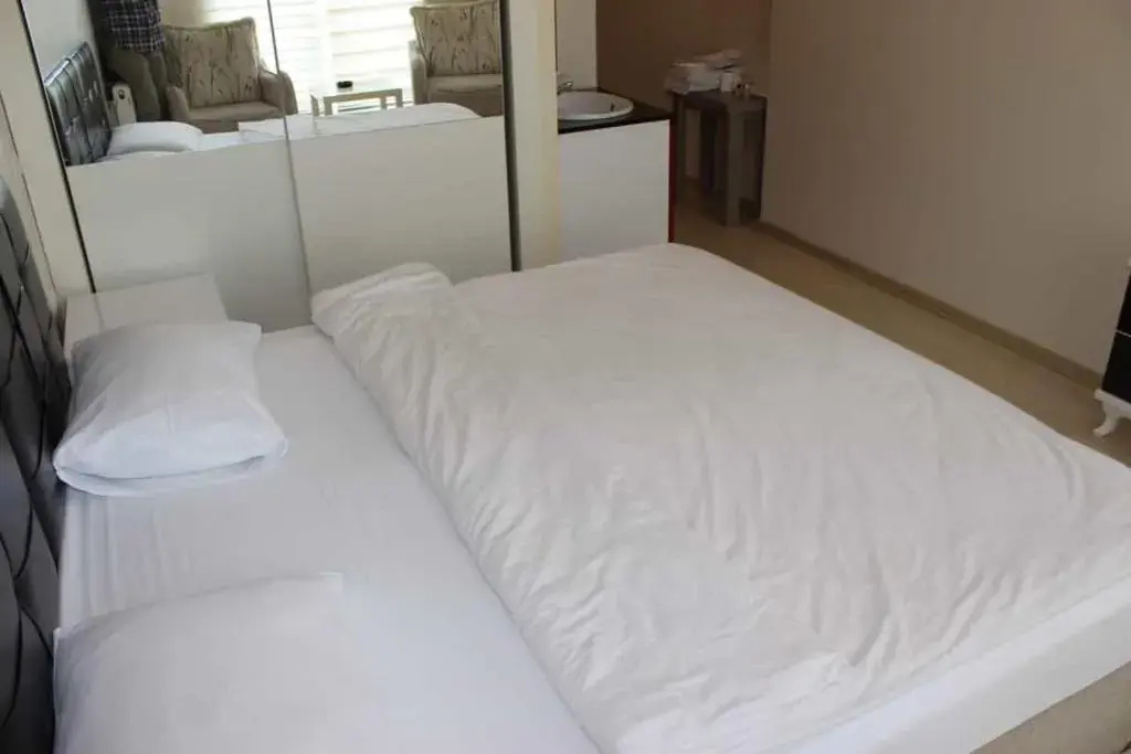 Double Studio Apartment (full double bed)