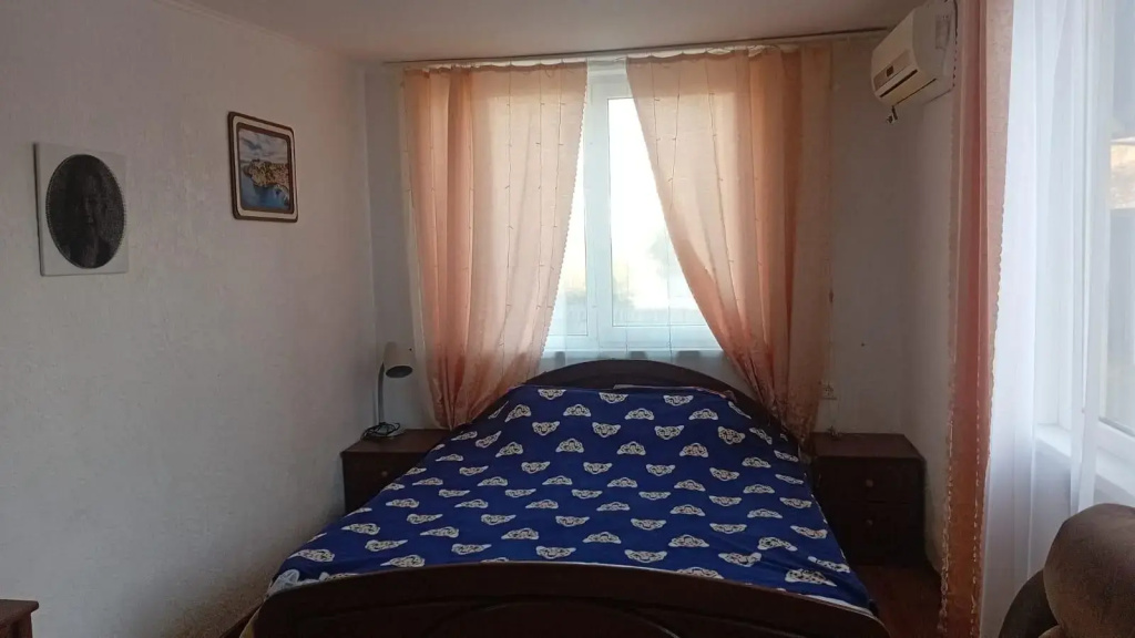 №23 Family room