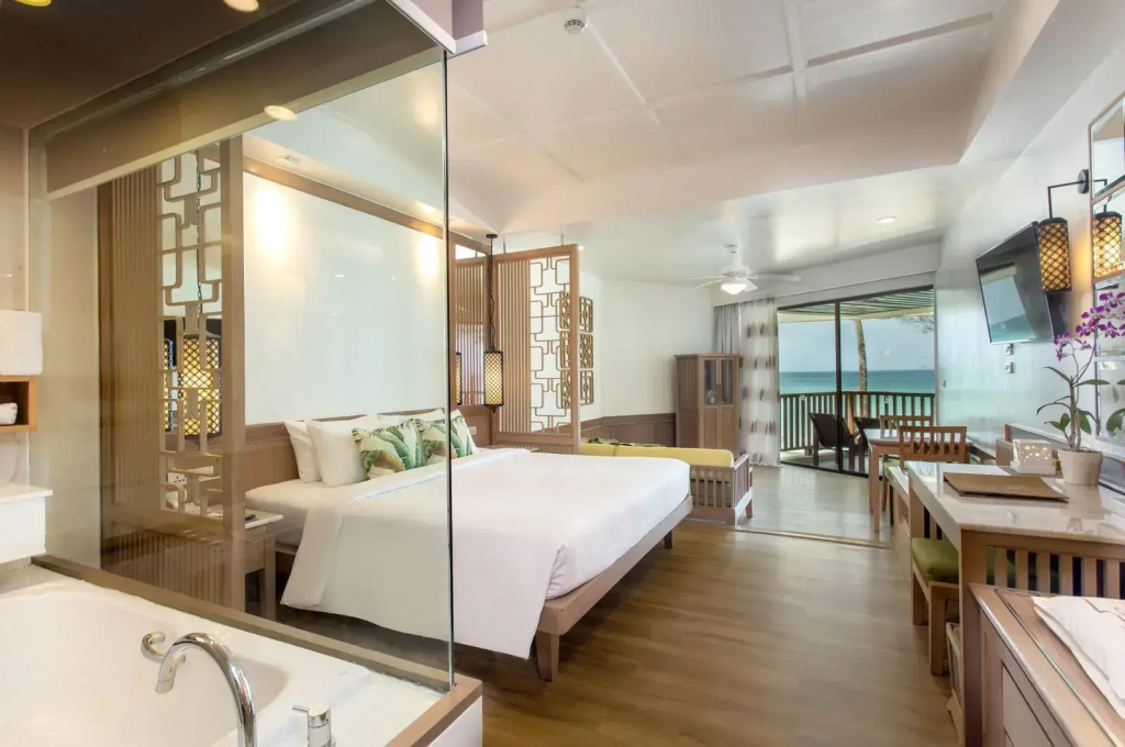 Double Junior Suite oceanfront (full double bed)
