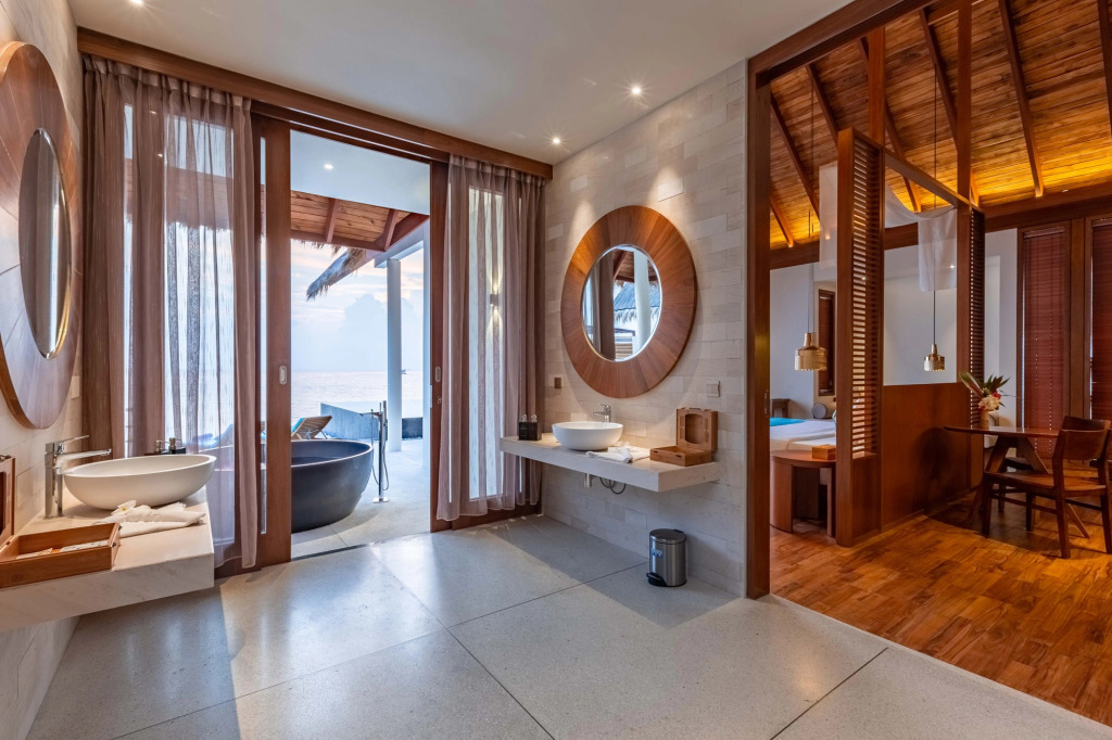 Furaveri Island Resort & Spa
