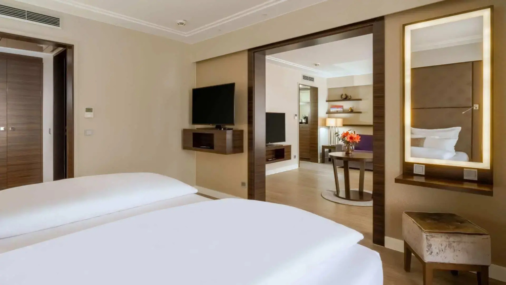 Superior Double Suite (full double bed)