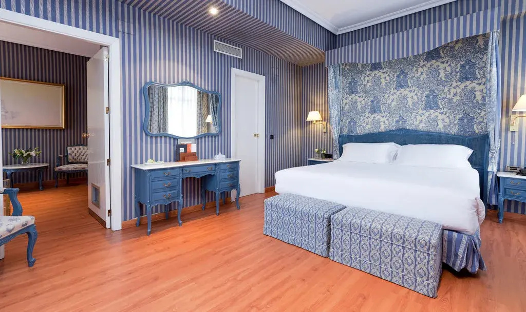 Hotel Agumar Atocha - Tap to explore photos