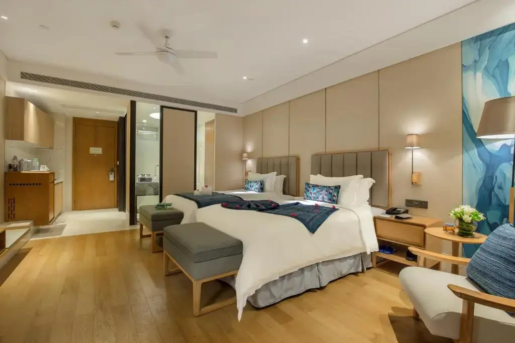 Double room with view (full double bed)