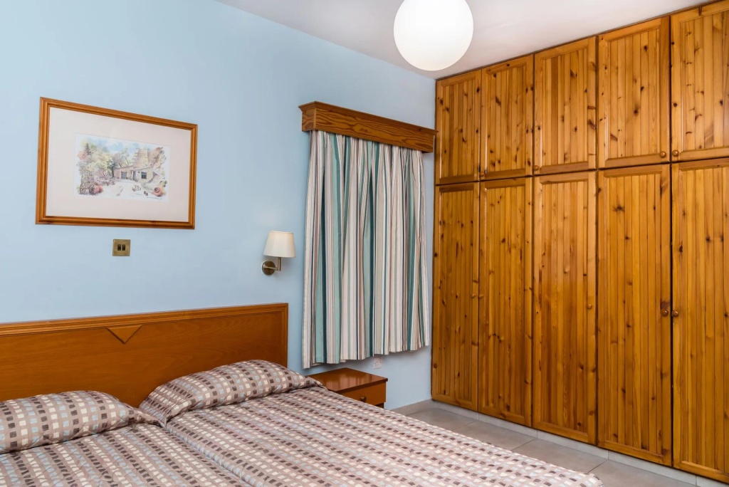 1 Bedroom Apartment with inland view (2 sofas and 4 single beds)